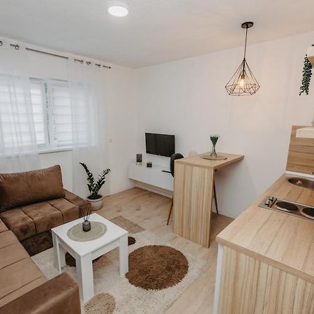 Stan Na Dan Flora Nevesinje Appartement Buitenkant foto